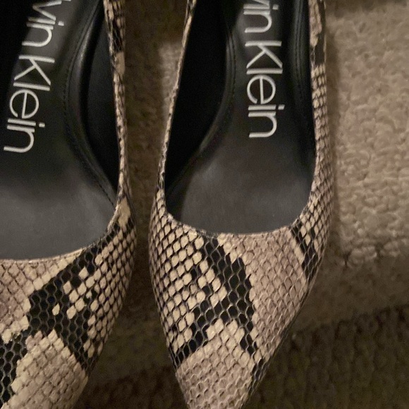 Calvin Klein Snakeskin Kitten Heel Pumps - Picture 2 of 6